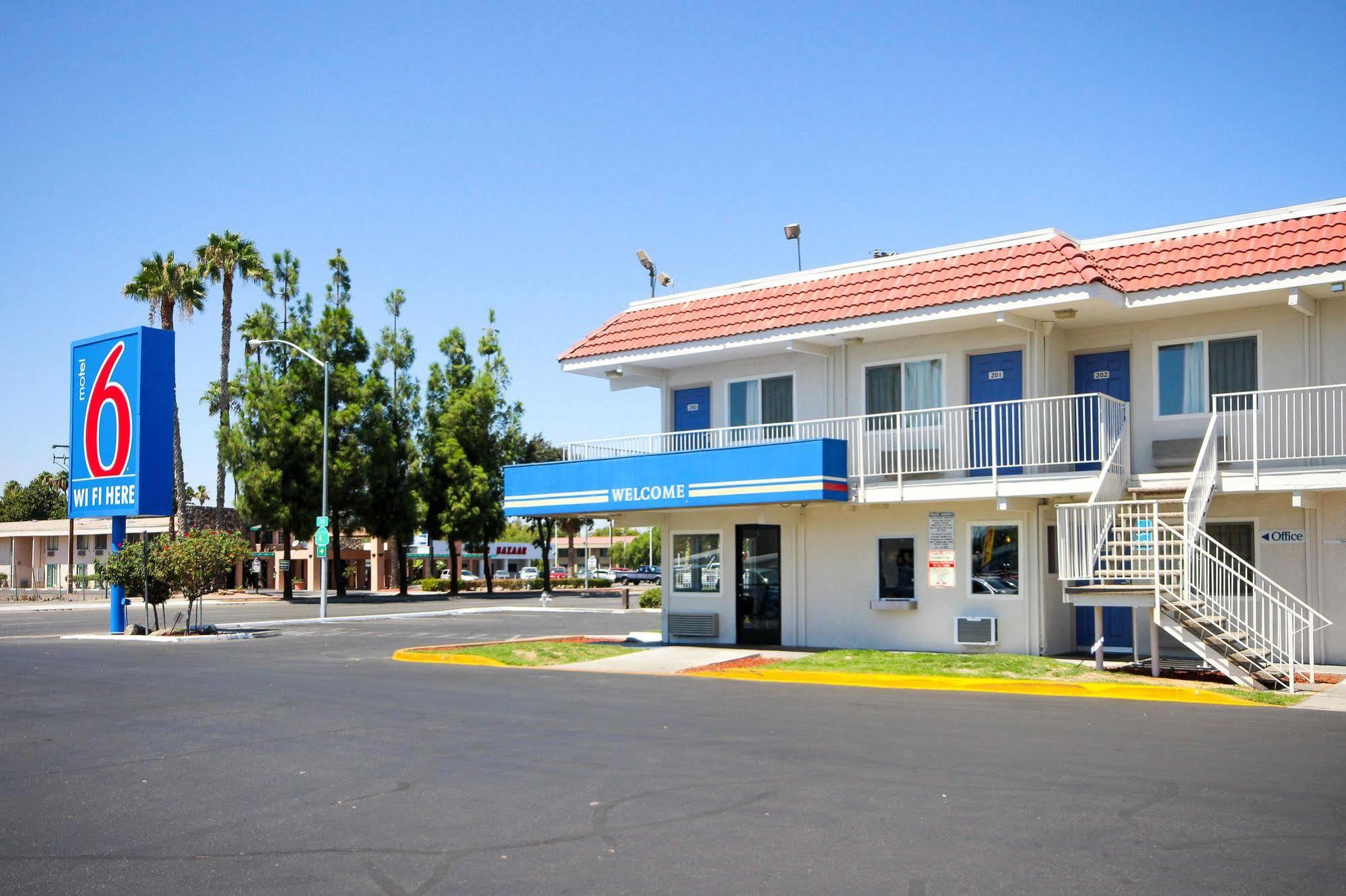Motel 6-Fresno, Ca - Blackstone South מראה חיצוני תמונה